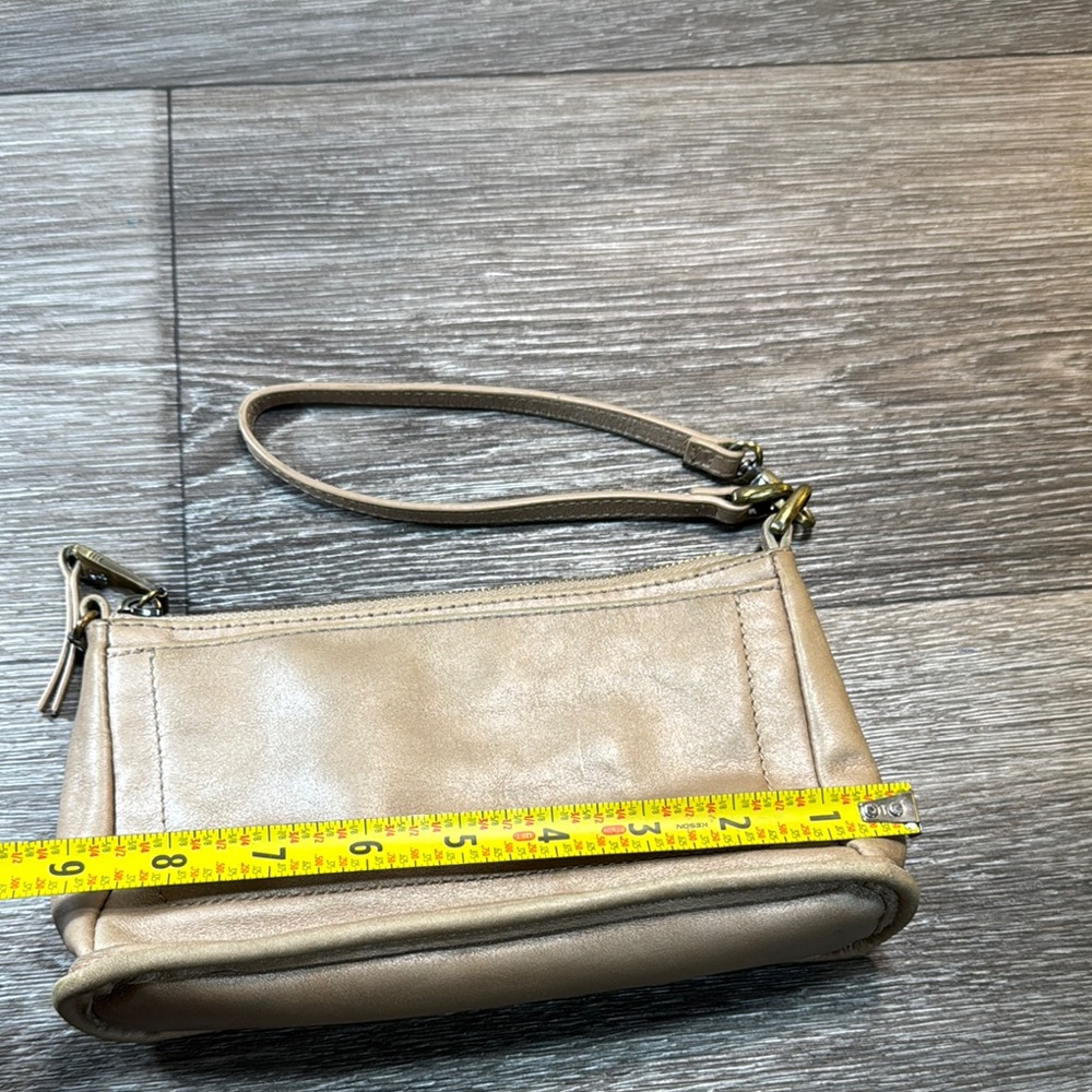 HOBO Elegant Tan Wristlet Clutch genuine leather - Picture 2 of 9